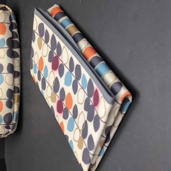 JJ Cole Collections Portable/Wipeable Diapers And Wipes Pod With Change Pad . - Picture 7 of 13